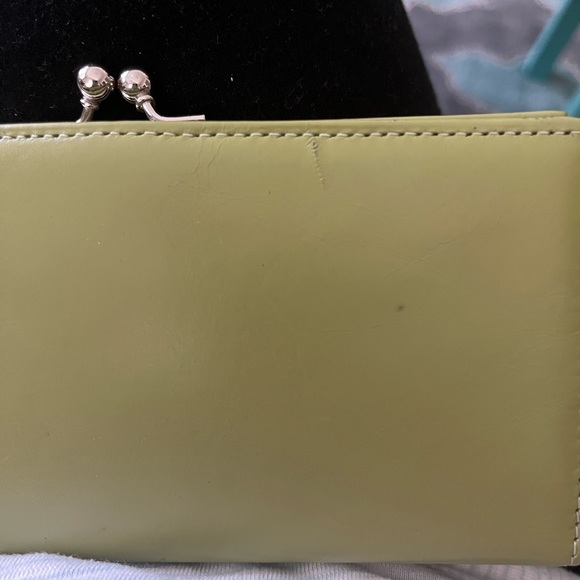 Alfani Clutch Wallet Avocado Green Leather Push Lock Pockets NIP NWT - Picture 4 of 4
